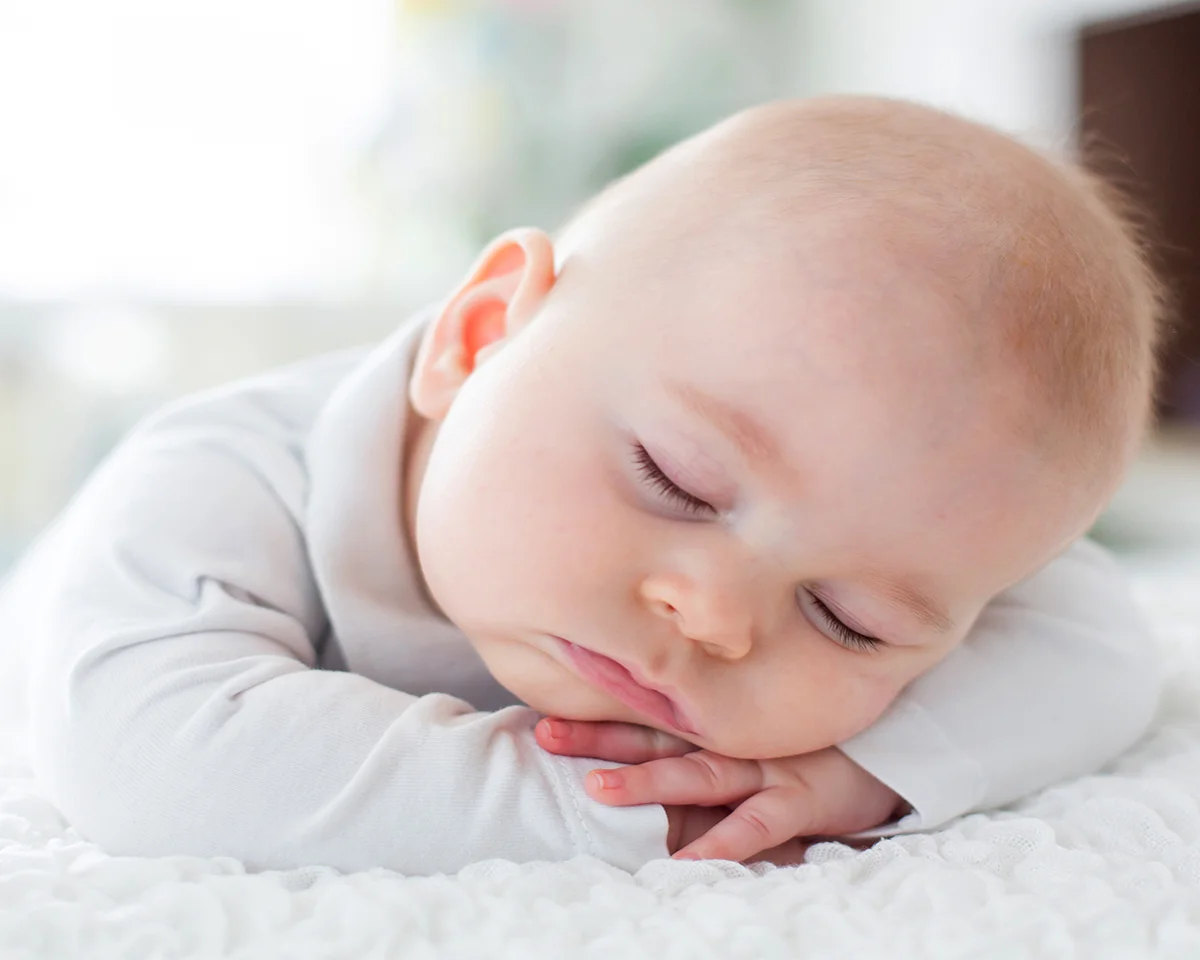 خواب بچه نوزاد