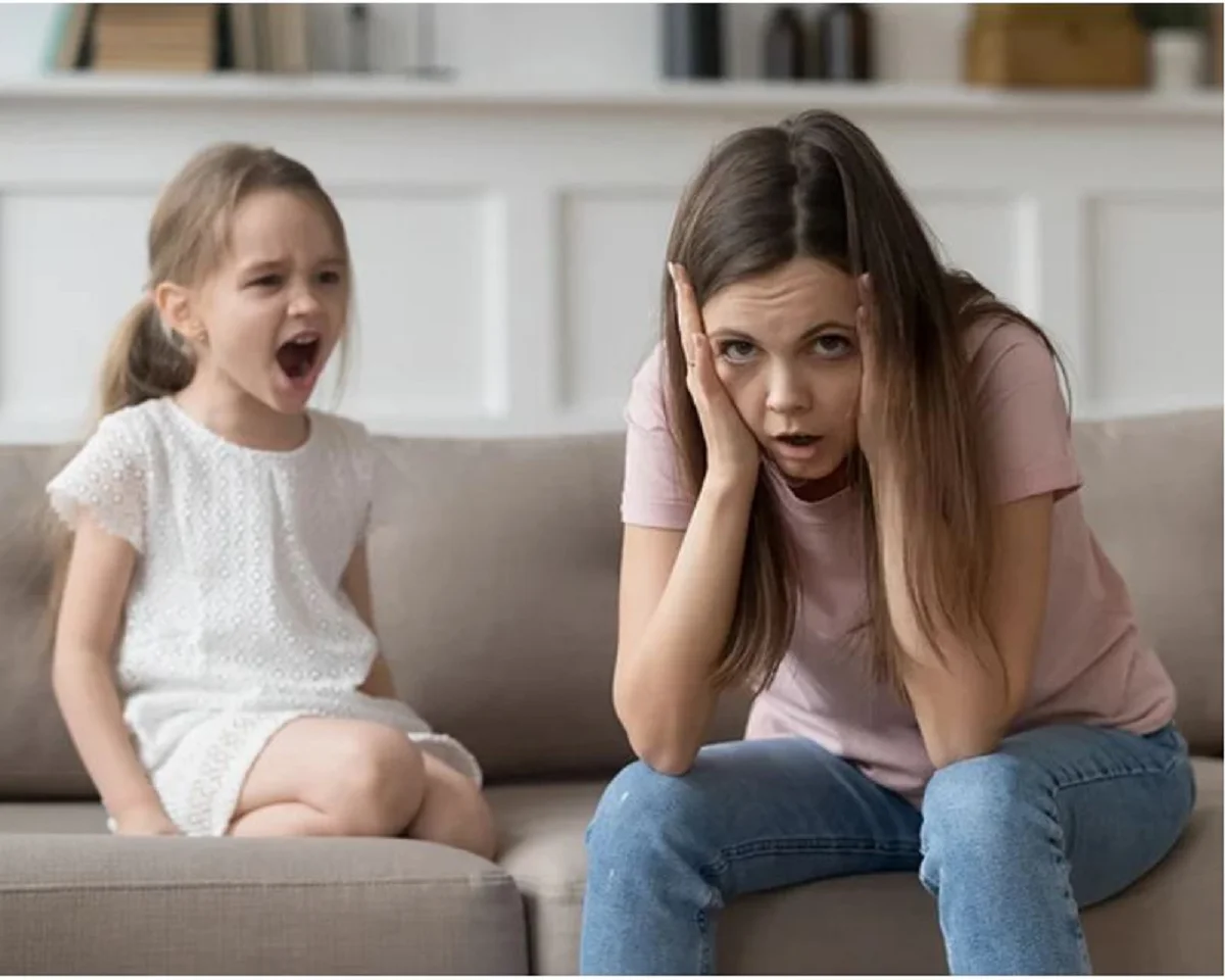 پرخاشگری کودک در جمع