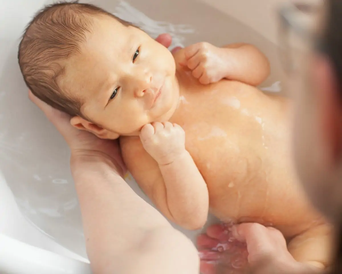 نحوه صحیح پاشویه کودک